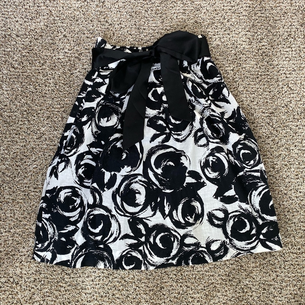 Black and white bow skirt
